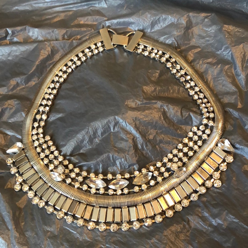 Gorgeous rhinestone necklace 16 1/2” long